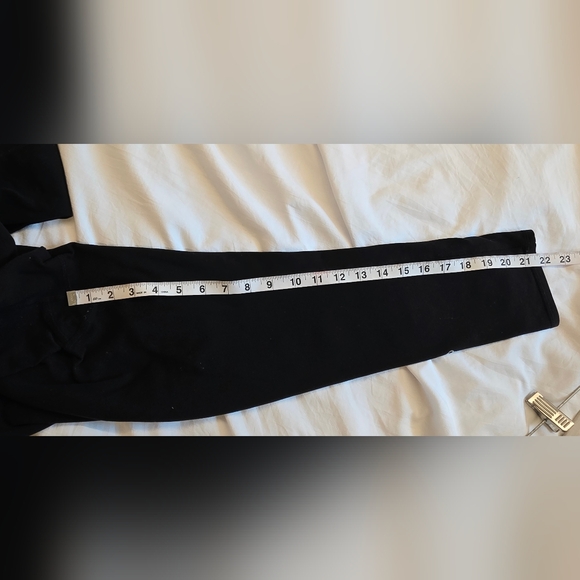 Alo Yoga Black Cropped Leggings High Waist Airbrush Style Size M - Picture 10 of 11